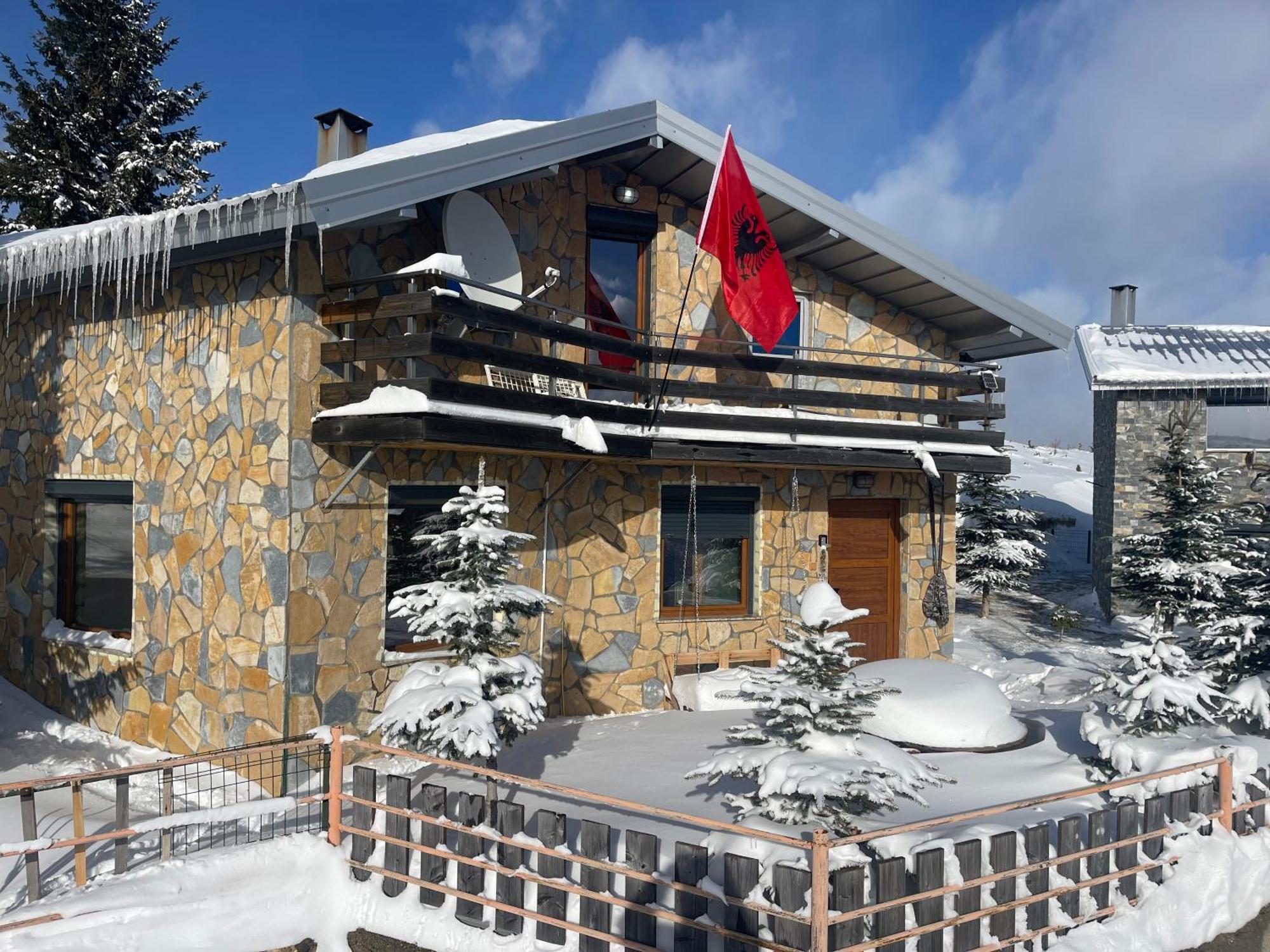 Villa 80 Kodra E Diellit Tetovo Bagian luar foto